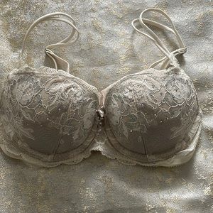 Very sexy, balconet bra from Victoria’s Secret
